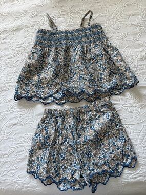 H&m 4T Floral Blue Smocked Waist set